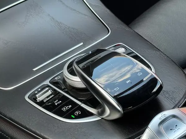 Mercedes-Benz E 220 2017 - 39950 EUR, 43877 km - AUTO.MOTO.pt - 43877km - foto 37 de 41