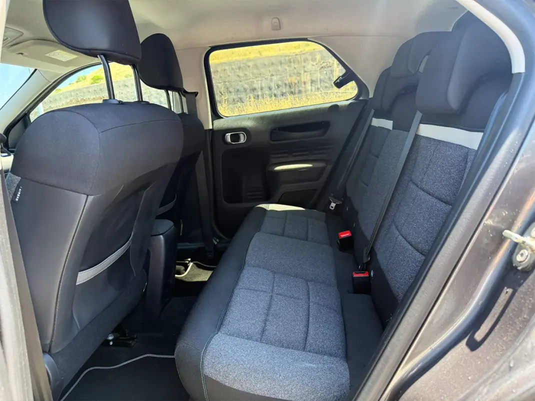 Citroën C4 Cactus 2018 - 11900 EUR, 101000 km - 101000km - foto 15 de 16