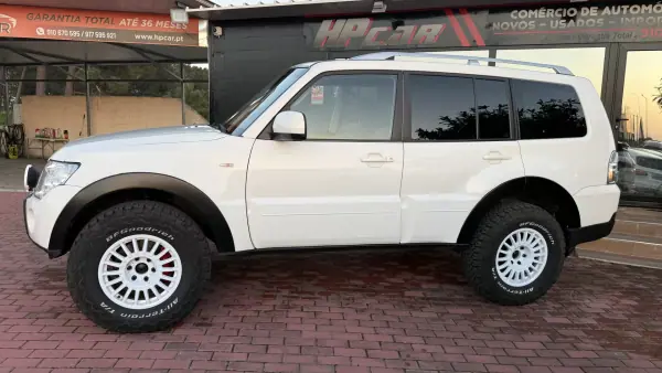 Mitsubishi Pajero 2010 - 29990 EUR, 215000 km - AUTO.MOTO.pt - 215000km - foto 5 de 38