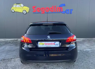 Peugeot 308 2019 - 10900 EUR, 131000 km - AUTO.MOTO.pt - 131000km - foto 5 de 27