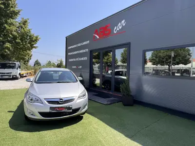 Opel Astra 2010 - 8000 EUR, 126000 km - AUTO.MOTO.pt - 126000km - foto 4 de 17