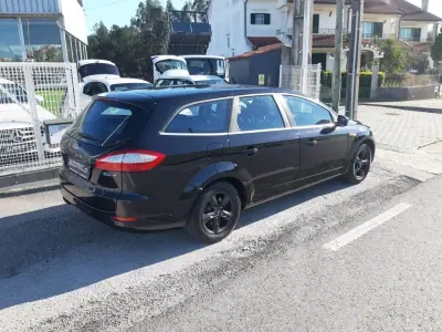 Ford Mondeo SW 2010 - 7900 EUR, 218900 km - AUTO.MOTO.pt - 218900km - foto 11 de 36