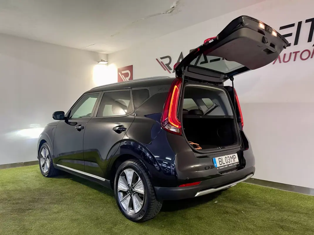 Kia e-Soul 2020 - 19750 EUR, 79000 km - AUTO.MOTO.pt - 79000km - foto 37 de 38