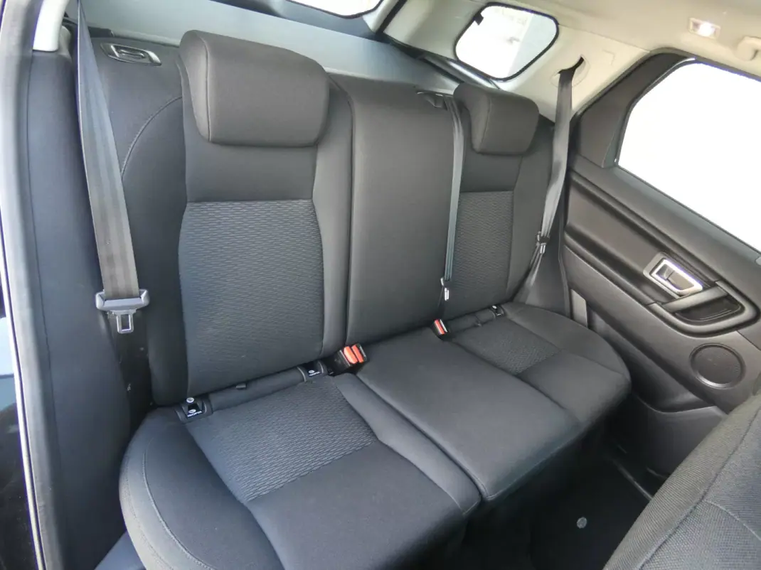 Land Rover Discovery Sport 2016 - 18750 EUR, 220000 km - AUTO.MOTO.pt - 220000km - foto 13 de 30