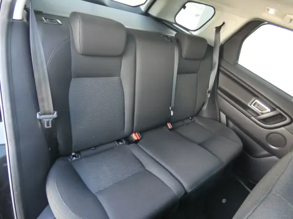 Land Rover Discovery Sport 2016 - 18750 EUR, 220000 km - AUTO.MOTO.pt - 220000km - foto 13 de 30