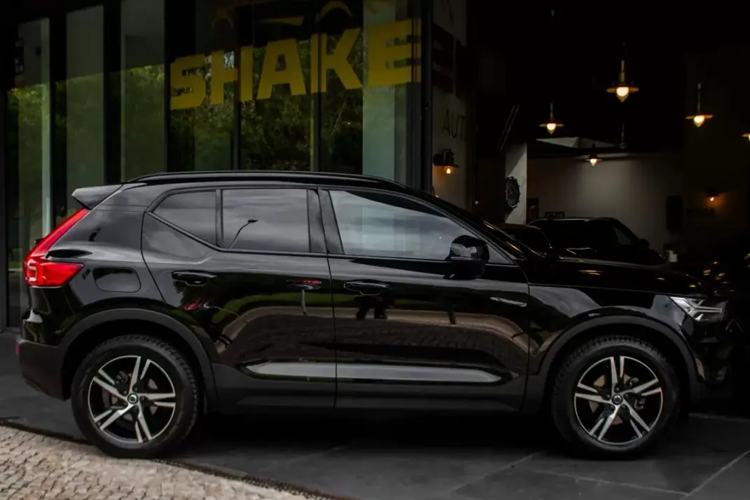 Volvo XC 40 2022 - 25750 EUR, 65156 km - AUTO.MOTO.pt - 65156km - foto 5 de 35