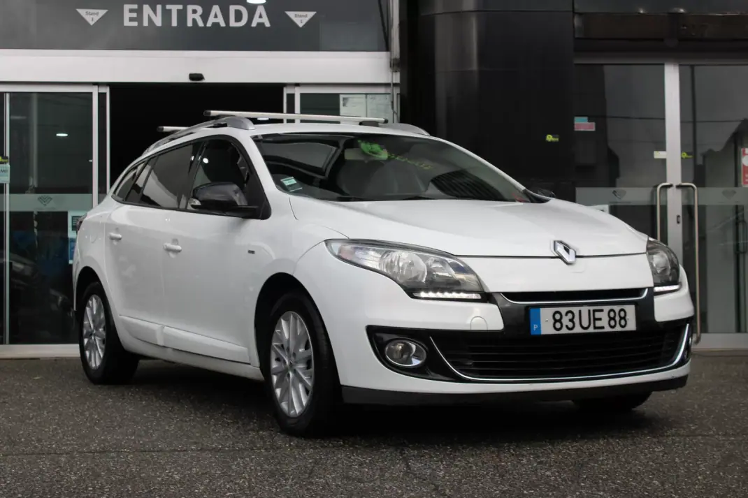 Renault Mégane Sport Tourer 2013 - 5900 EUR, 293129 km - AUTO.MOTO.pt - 293129km - foto 1 de 27
