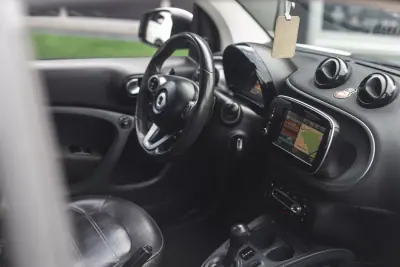 Smart Fortwo Cabrio 2015 - 11900 EUR, 179000 km - AUTO.MOTO.pt - 179000km - foto 11 de 20