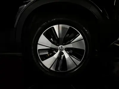 Volvo XC 40 2023 - 33490 EUR, 72063 km - AUTO.MOTO.pt - 72063km - foto 15 de 35