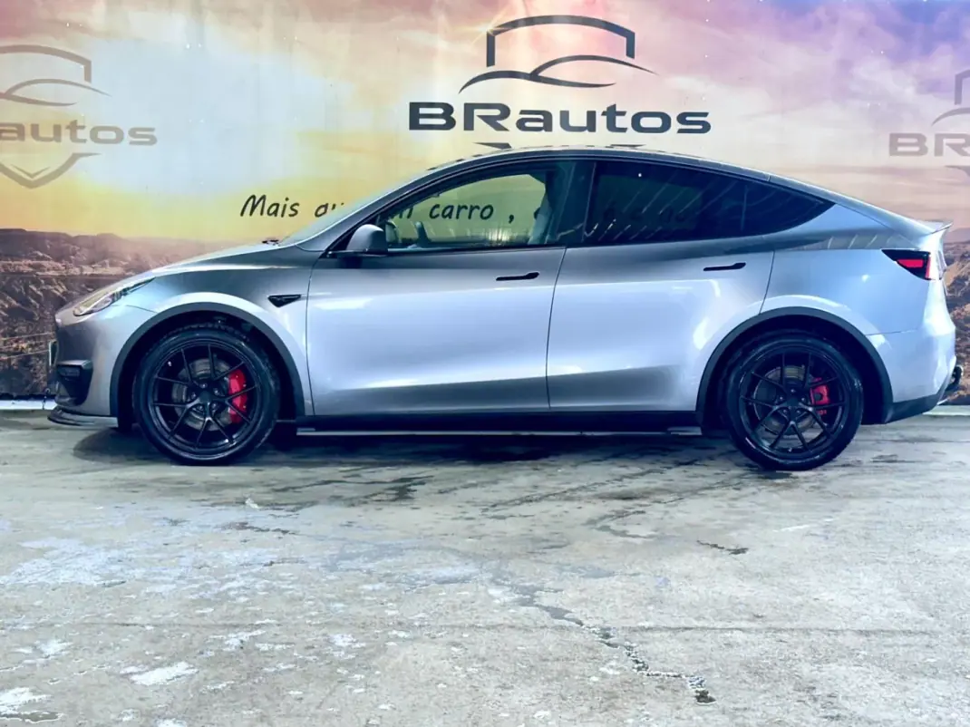 Tesla Model Y 2023 - 42900 EUR, 41470 km - AUTO.MOTO.pt - 41470km - foto 5 de 35