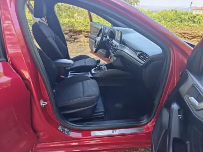 Ford Focus 2023 - 17750 EUR, 76000 km - AUTO.MOTO.pt - 76000km - foto 9 de 39