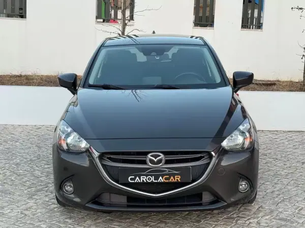 Mazda 2 2015 — photo 2 of 27