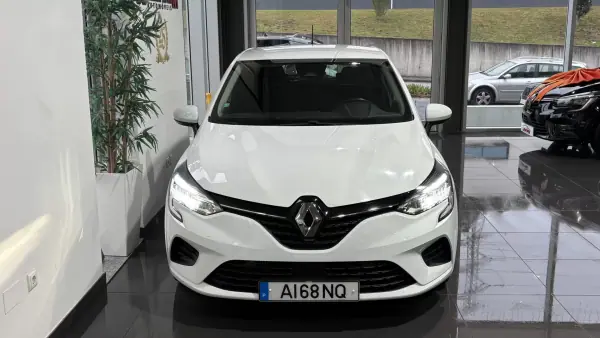 Renault Clio 2021 - 12600 EUR, 115121 km - AUTO.MOTO.pt - 115121km - foto 2 de 27
