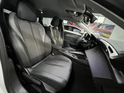 Peugeot 308 SW 2023 - 22990 EUR, 99000 km - AUTO.MOTO.pt - 99000km - foto 6 de 37