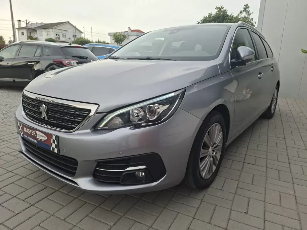Peugeot 308 SW 2021 - 13490 EUR, 46850 km - 46850km - foto 16 de 28
