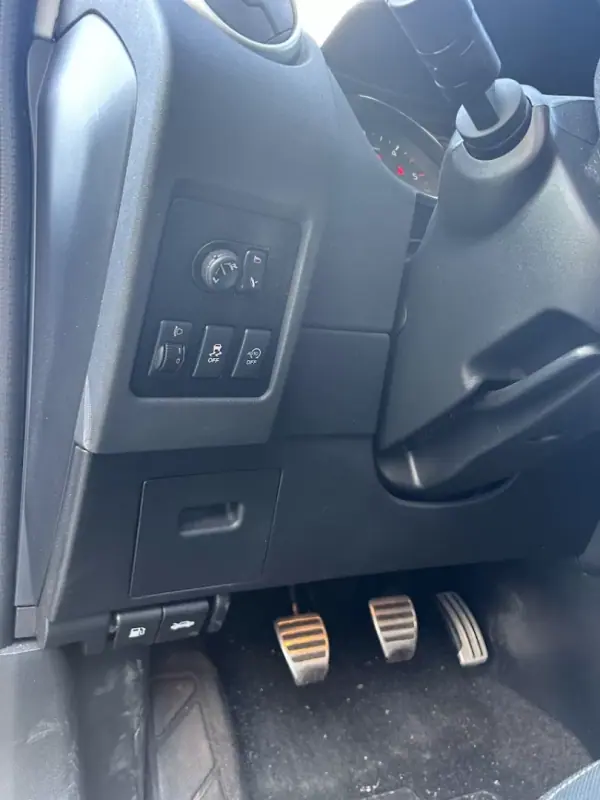 Nissan Qashqai 2013 - 12500 EUR, 102950 km - AUTO.MOTO.pt - 102950km - foto 16 de 18