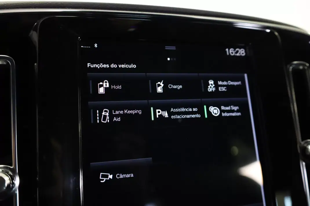 Volvo XC 40 2022 - 28990 EUR, 98750 km - AUTO.MOTO.pt - 98750km - foto 42 de 51