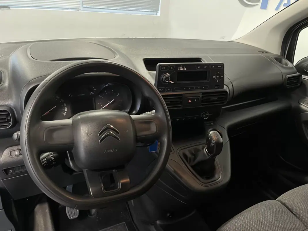 Citroën Berlingo M 2022 - 17750 EUR, 90000 km - AUTO.MOTO.pt - 90000km - foto 2 de 13