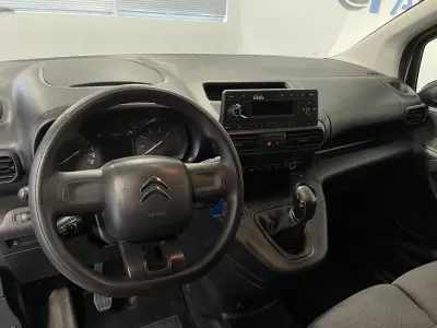 Citroën Berlingo M 2022 - 17750 EUR, 90000 km - AUTO.MOTO.pt - 90000km - foto 2 de 13