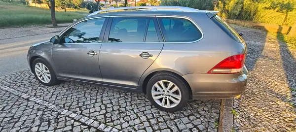 Volkswagen Golf Variant 2011 - 8000 EUR, 237000 km - AUTO.MOTO.pt - 237000km - foto 6 de 15