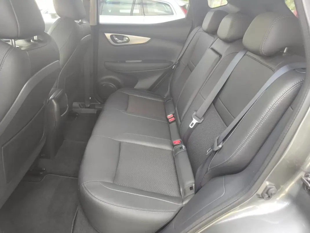 Nissan Qashqai 2018 - 17490 EUR, 49536 km - AUTO.MOTO.pt - 49536km - foto 7 de 22