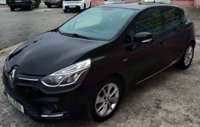 Renault Clio 2017 - 9950 EUR, 77000 km - 77000km - foto 9 de 35