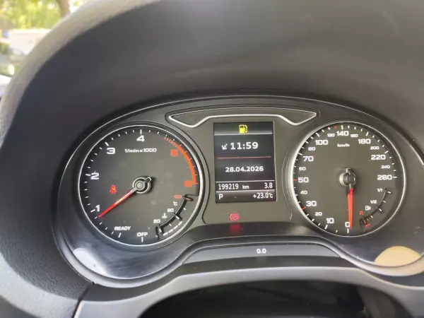 Audi A3 Sportback 2016 - 16980 EUR, 199550 km - AUTO.MOTO.pt - 199550km - foto 33 de 39