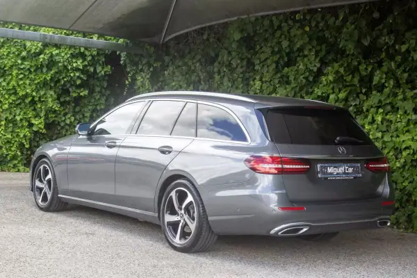 Mercedes-Benz E 220 2020 - 33500 EUR, 104000 km - AUTO.MOTO.pt - 104000km - foto 10 de 19