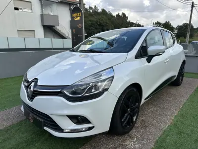 Renault Clio 2018 - 10900 EUR, 138929 km - AUTO.MOTO.pt - 138929km - foto 3 de 46