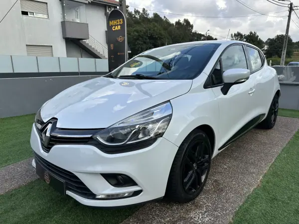Renault Clio 2018 - 10900 EUR, 138929 km - AUTO.MOTO.pt - 138929km - foto 3 de 46