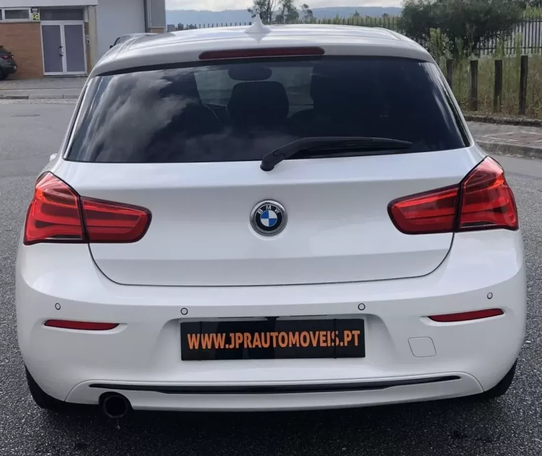 BMW 116 2018 - 16990 EUR, 136000 km - AUTO.MOTO.pt - 136000km - foto 10 de 19