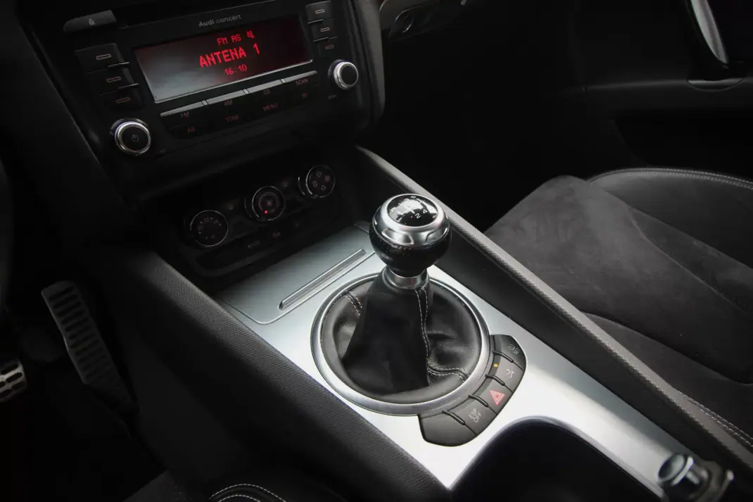 Audi TT Coupé 2009 - 16990 EUR, 185000 km - AUTO.MOTO.pt - 185000km - foto 16 de 29