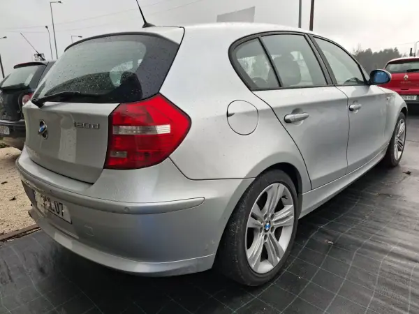 BMW 120 2009 - 10950 EUR, 159122 km - AUTO.MOTO.pt - 159122km - foto 8 de 17