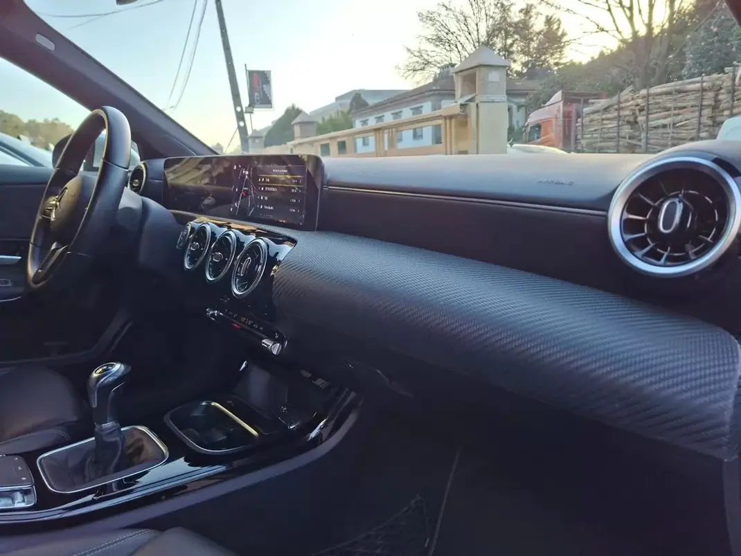 Mercedes-Benz A 200 2018 - 22500 EUR, 77000 km - AUTO.MOTO.pt - 77000km - foto 25 de 37