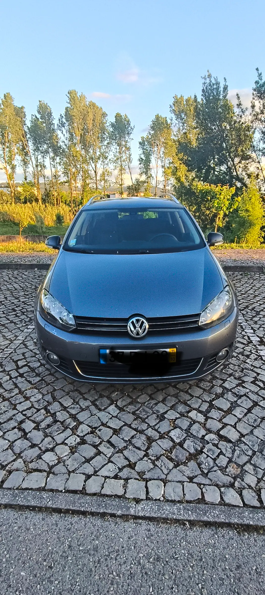 Volkswagen Golf Variant 2011 - 7100 EUR, 237000 km - AUTO.MOTO.pt - 237000km - foto 1 de 15