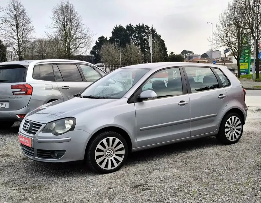 Volkswagen Polo 2009 - 6600 EUR, 174602 km - AUTO.MOTO.pt - 174602km - foto 6 de 24