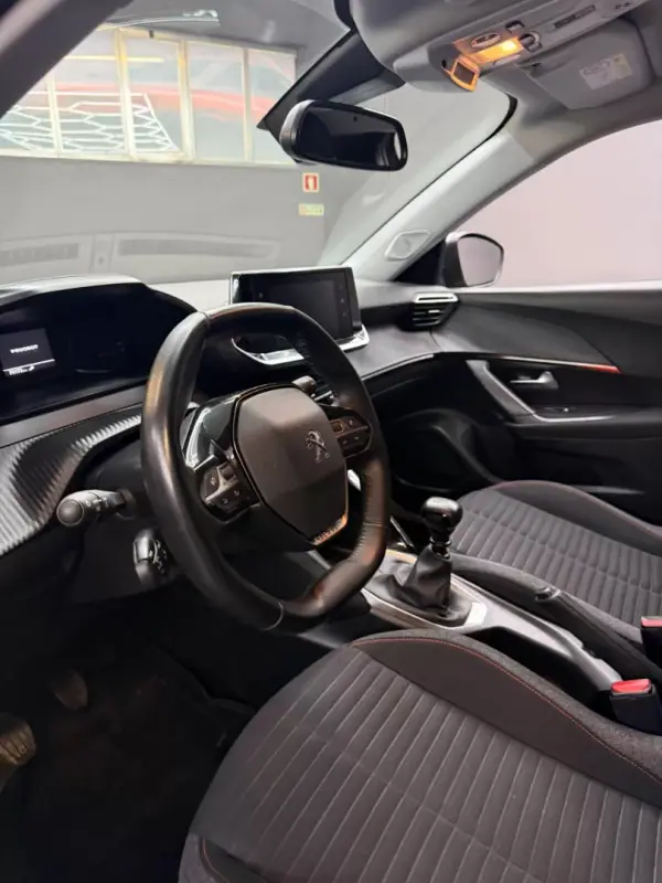 Peugeot 2008 2021 - 15250 EUR, 70161 km - AUTO.MOTO.pt - 70161km - foto 15 de 36