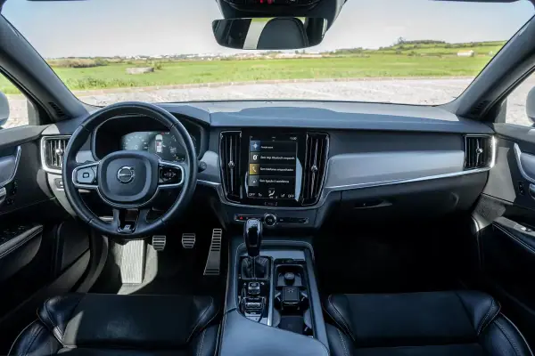 Volvo V90 2018 - 21990 EUR, 184000 km - AUTO.MOTO.pt - 184000km - foto 9 de 38