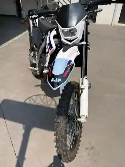 AJP PR5 2022 - 4200 EUR, 777 km - 777km - foto 3 de 8