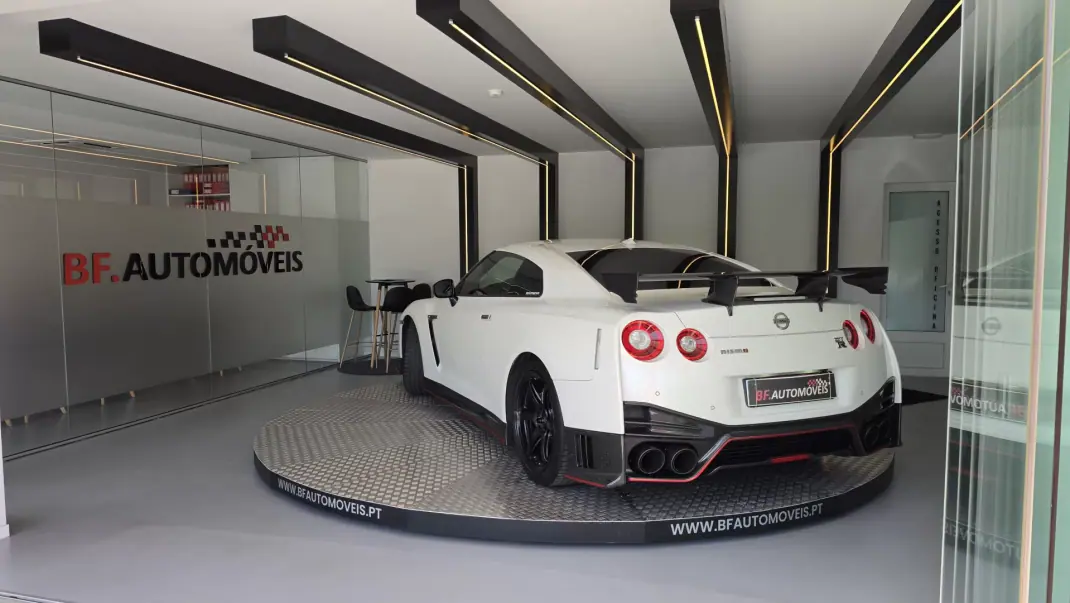 Nissan GT-R 2017 - 300000 EUR, 30685 km - 30685km - foto 3 de 69