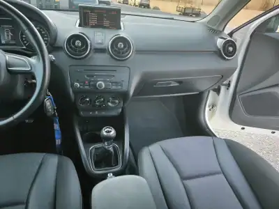 Audi A1 2010 - 9950 EUR, 236924 km - AUTO.MOTO.pt - 236924km - foto 20 de 43