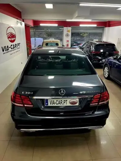 Mercedes-Benz E 300 2013 - 17500 EUR, 221000 km - AUTO.MOTO.pt - 221000km - foto 7 de 32