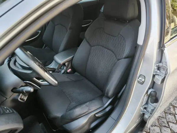 Citroën C5 Tourer 2014 - 8950 EUR, 249314 km - AUTO.MOTO.pt - 249314km - foto 14 de 37