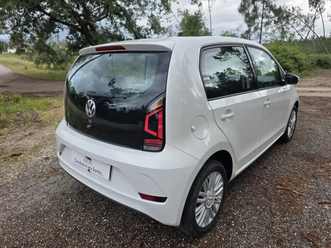 Volkswagen Up! 2016 - 7990 EUR, 152974 km - AUTO.MOTO.pt - 152974km - foto 57 de 71