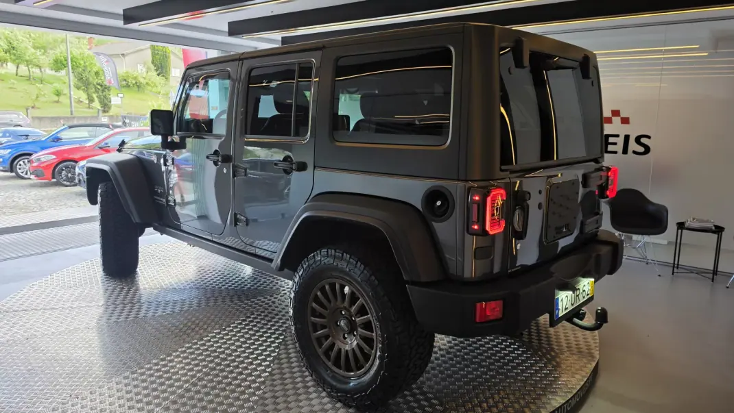 Jeep Wrangler Unlimited 2018 - 49500 EUR, 104894 km - AUTO.MOTO.pt - 104894km - foto 19 de 63