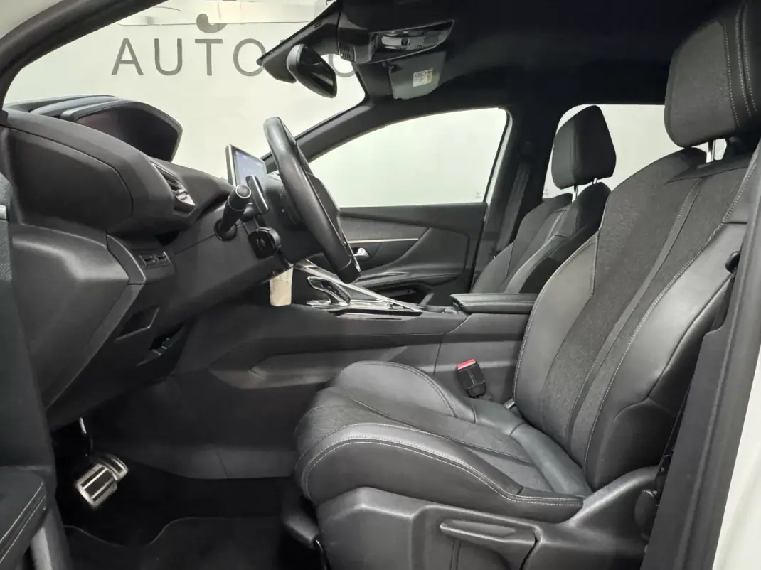 Peugeot 3008 2019 - 18990 EUR, 67000 km - AUTO.MOTO.pt - 67000km - foto 20 de 22