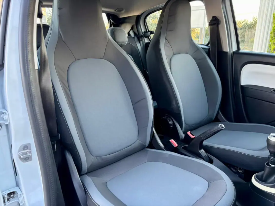 Renault Twingo 2020 - 10990 EUR, 79857 km - AUTO.MOTO.pt - 79857km - foto 6 de 12