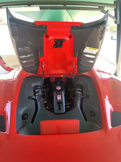 Ferrari F8 Tributo 2022 - 425600 EUR, 4336 km - AUTO.MOTO.pt - 4336km - foto 25 de 54