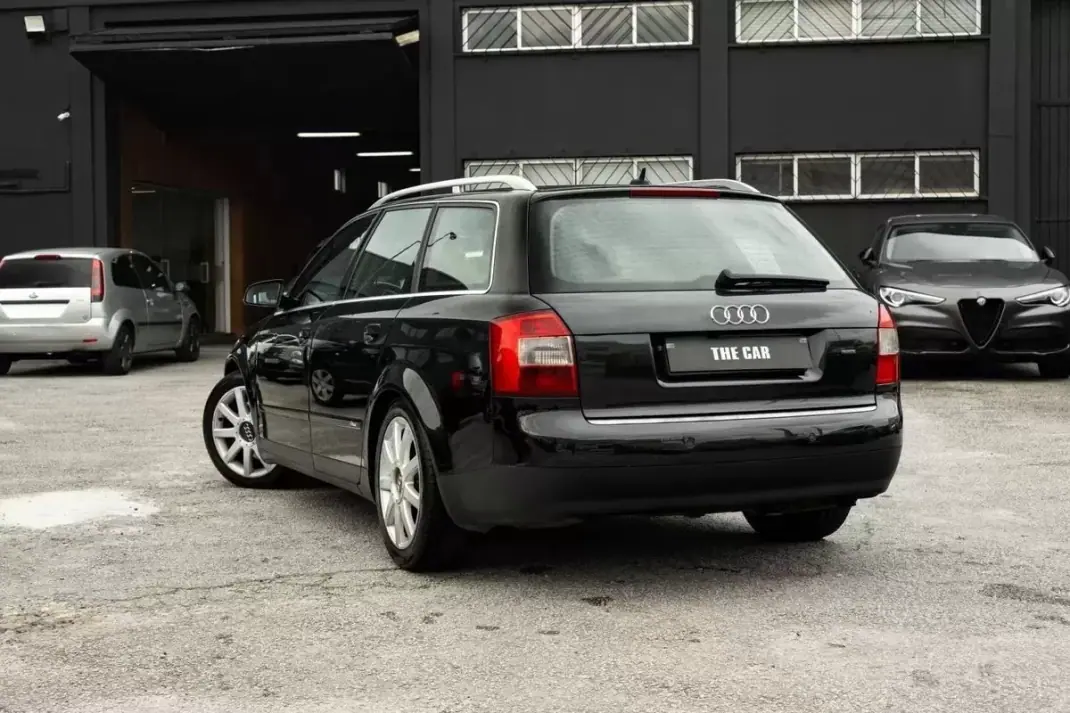 Audi A4 2003 - 6900 EUR, 328500 km - AUTO.MOTO.pt - 328500km - foto 19 de 24