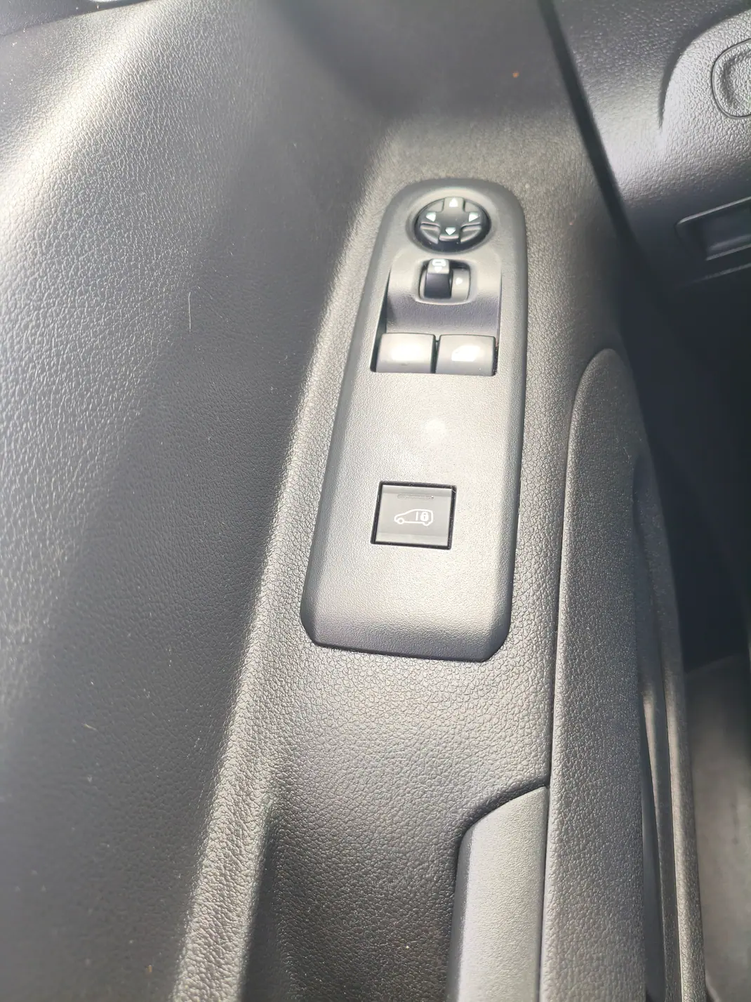 Citroën Berlingo 2021 - 13990 EUR, 180000 km - 180000km - foto 9 de 10